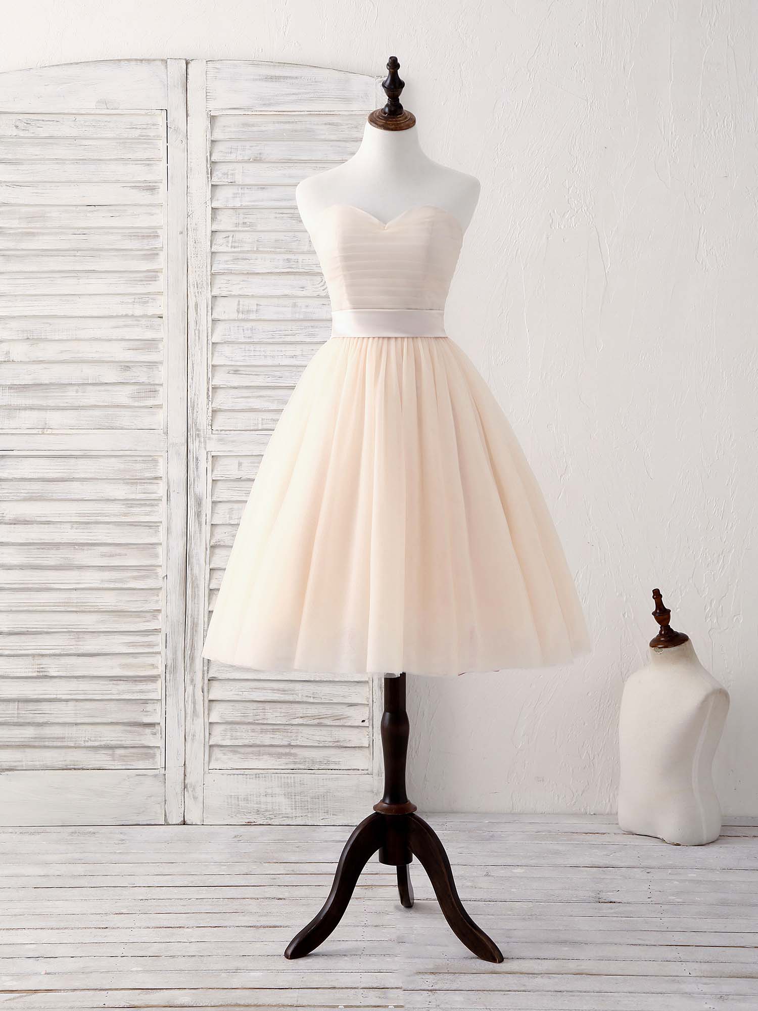Buyishang Simple Sweetheart Tulle Short Prom Dress Champagne Bridesmaid Dress Bridesmaid dress shop